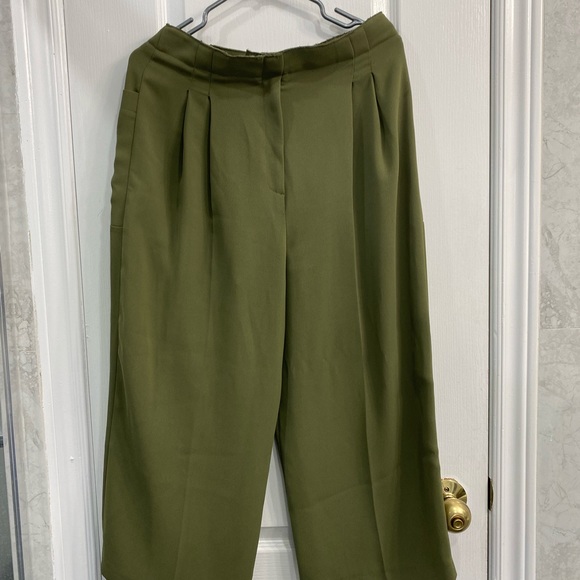High waisted wide legged pant - Picture 1 of 3